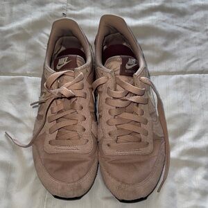 Nike internationalist Athletic Shoes